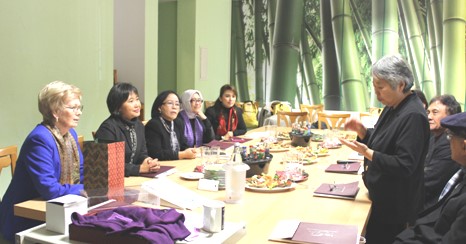 about_us_round_table_ms_hanna